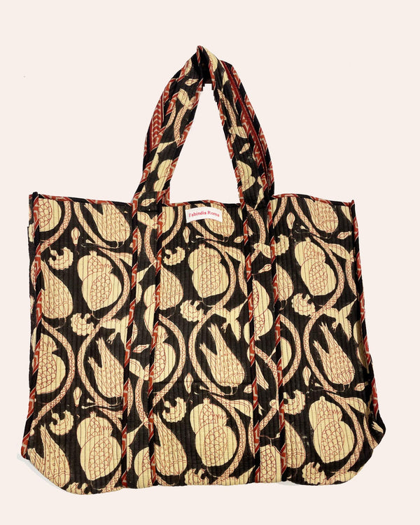 Borsa trapuntata cotone Fabindia Roma ambientazione negozio