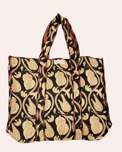 Borsa trapuntata cotone Fabindia Roma ambientazione negozio