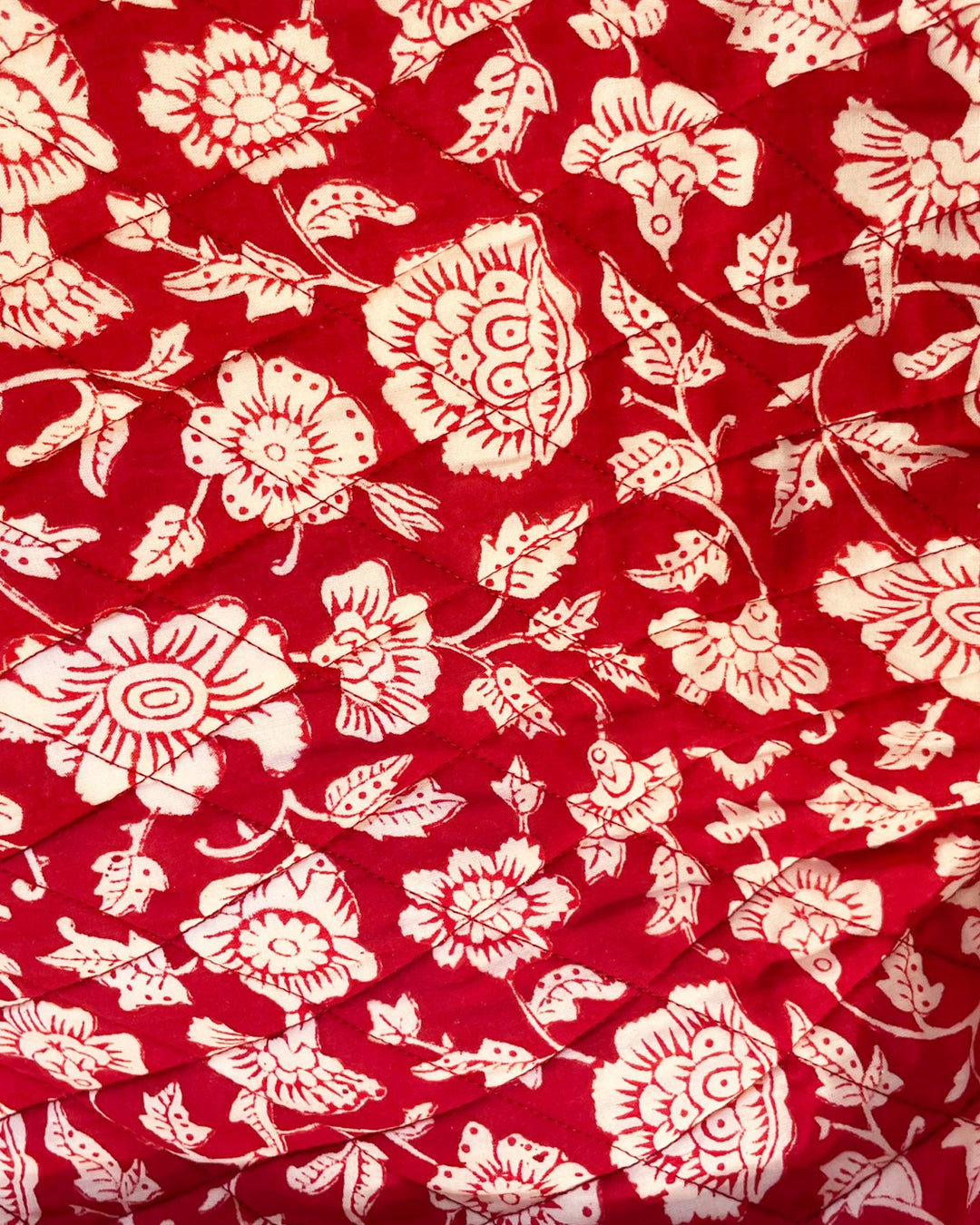 Borsa Croc Red Daisy vista retro cotone trapuntato stampato a mano