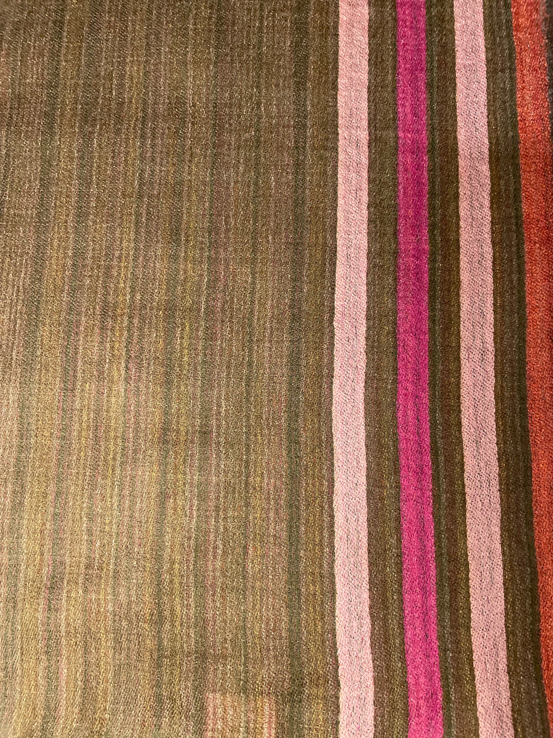 Scialle Olive Stripes dettaglio bordo lana seta Kashmir