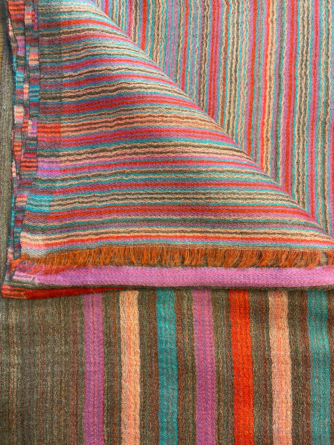 Scialle Melange Stripes dettaglio trama righe lana seta Kashmir