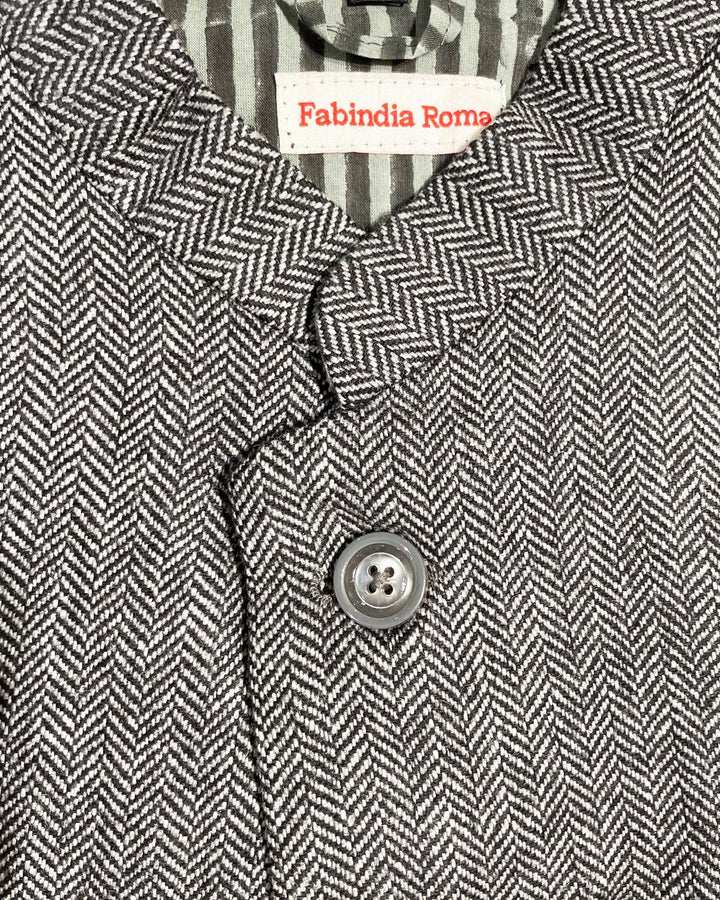 Nehru Jacket Almora dettaglio collo e bottoni lana tweed