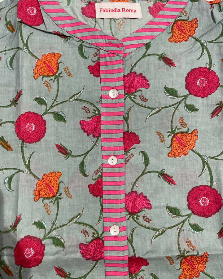 Camicia Bibi Samarcand dettaglio collo Nehru e bordino a righe rosa cotone block print