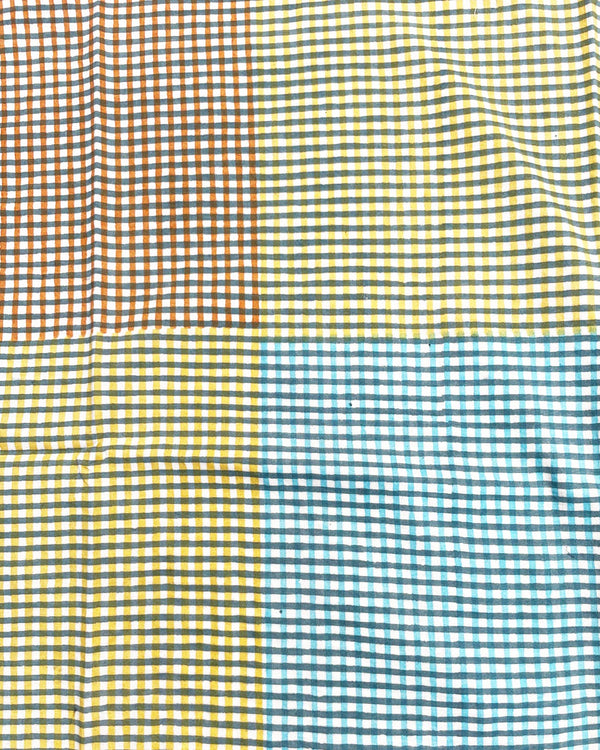 Ata Kurta Checks dettaglio tessuto cotone patchwork quadretti arancio giallo e azzurro