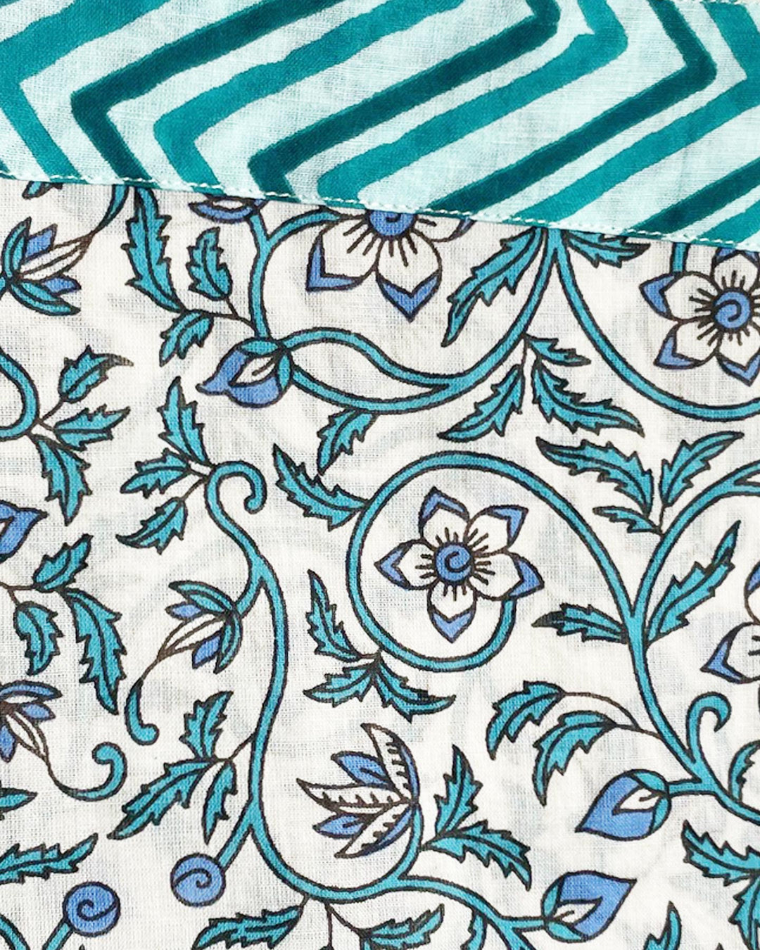 Vestito lungo Fiordaliso cotone stampato a mano dettaglio tessuto artigianale
