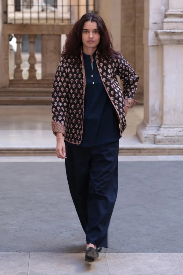 Giacca morbida trapuntata Balmoral cotone nero block print vista frontale