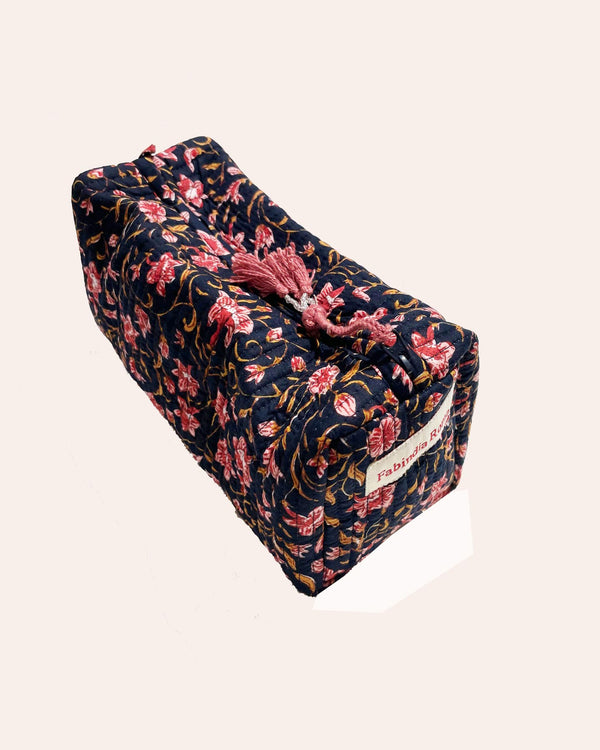 Astuccio trapuntato cotone toni terra motivo Gran Sasso vista frontale