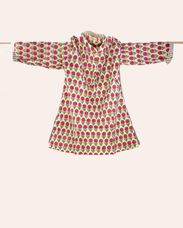 Camicia donna cotone a pieghe pintuck stampa rose fucsia e foglie verdi su fondo bianco