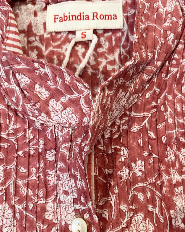 Camicia Pintuck Rose dettaglio collo Nehru pieghe verticali e stampa floreale terracotta