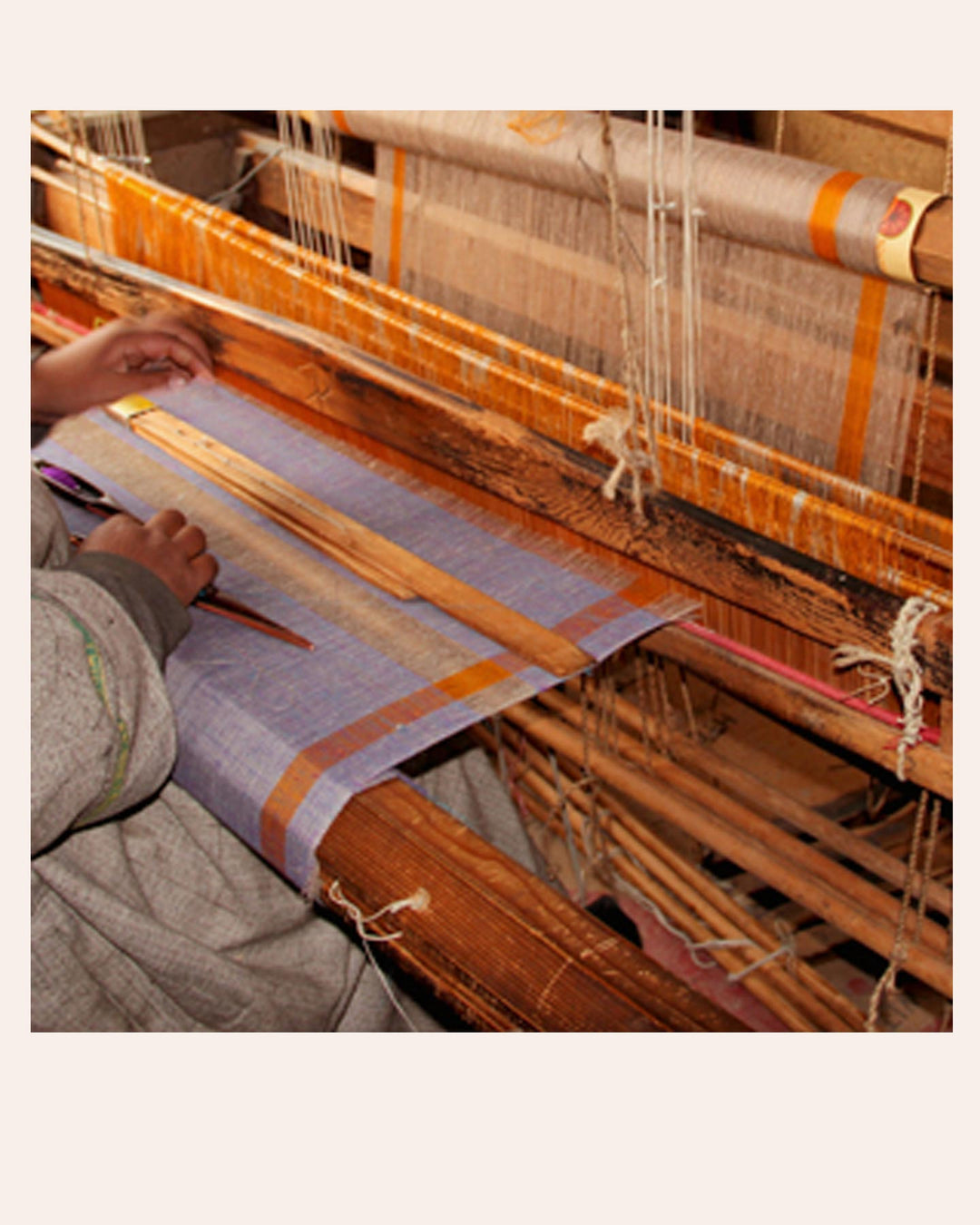 Telaio tradizionale Kashmir lavorazione artigianale lana seta