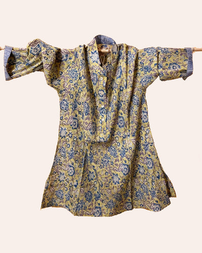 Camicia donna cotone a pieghe pintuck stampa fiori blu su fondo giallo lime vista frontale