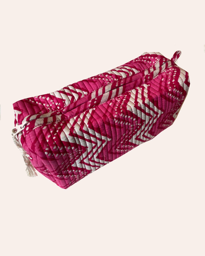 Astuccio trapuntato cotone motivo zig zag geometrico vista frontale