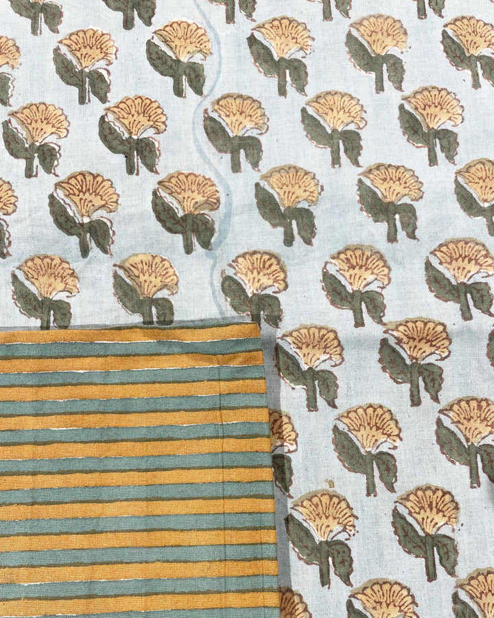 Cuscino Zynes dettaglio stampa floreale block print su cotone